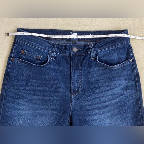 Lee Riders mid rise capri - Picture 6 of 10